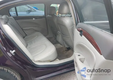 2008 Buick Lucerne Cxs z USA, uszkodzony, nr VIN 1G4HE57Y58U145807